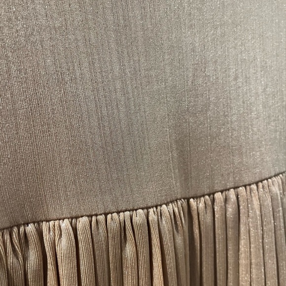 Hollister Metallic Gold party Dress with pleated skirt - Picture 3 of 7